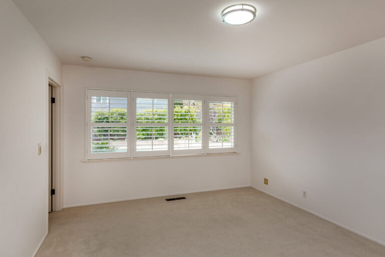 Main Bedroom (2)